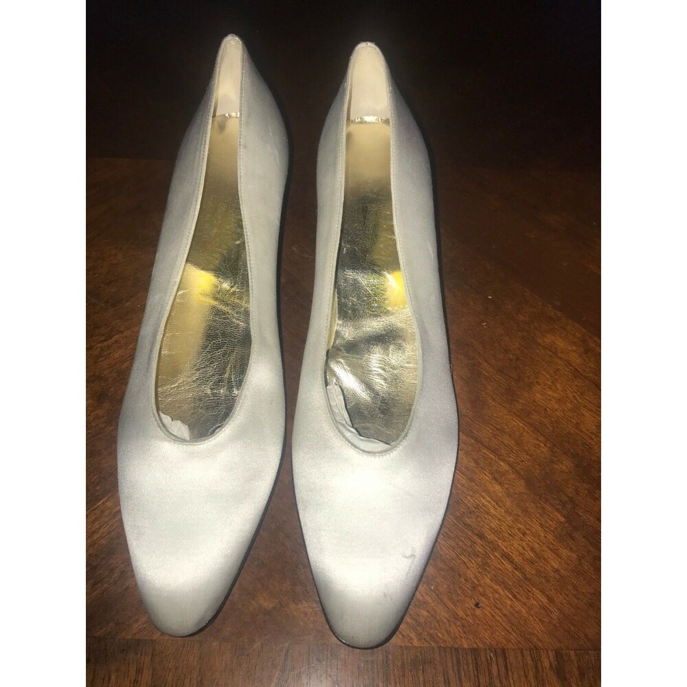 New Salvatore Ferragamo White Satin Shoes Size 8 AAAA